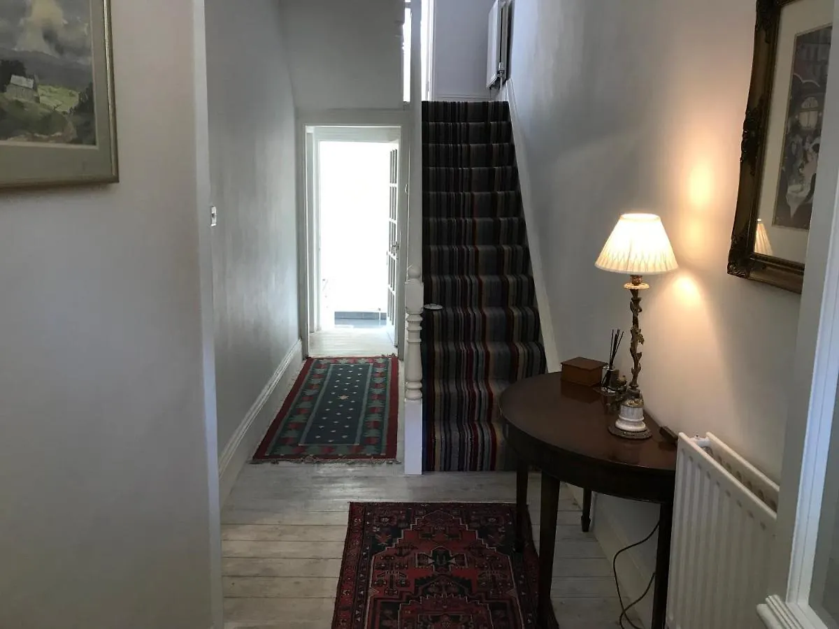 Carlton House - Spacious 4 Bed Victorian Townhouse ハロゲート 別荘