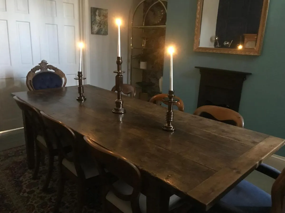 Carlton House - Spacious 4 Bed Victorian Townhouse ハロゲート 別荘