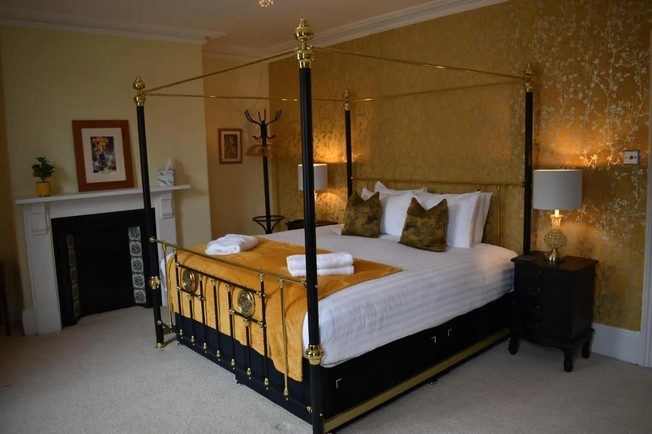 Carlton House - Spacious 4 Bed Victorian Townhouse ハロゲート