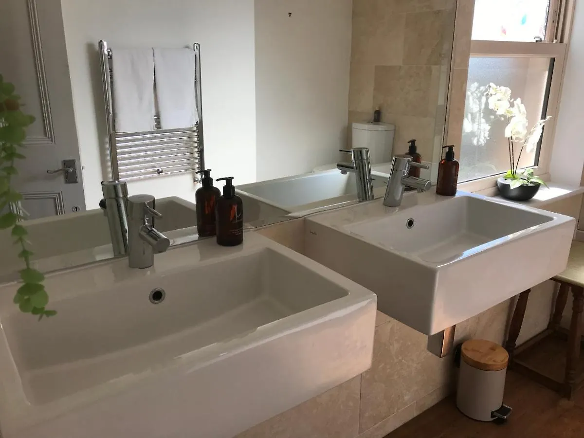 別荘 Carlton House - Spacious 4 Bed Victorian Townhouse ハロゲート