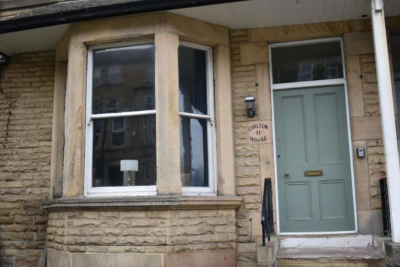 Carlton House - Spacious 4 Bed Victorian Townhouse ハロゲート 0*,  イギリス