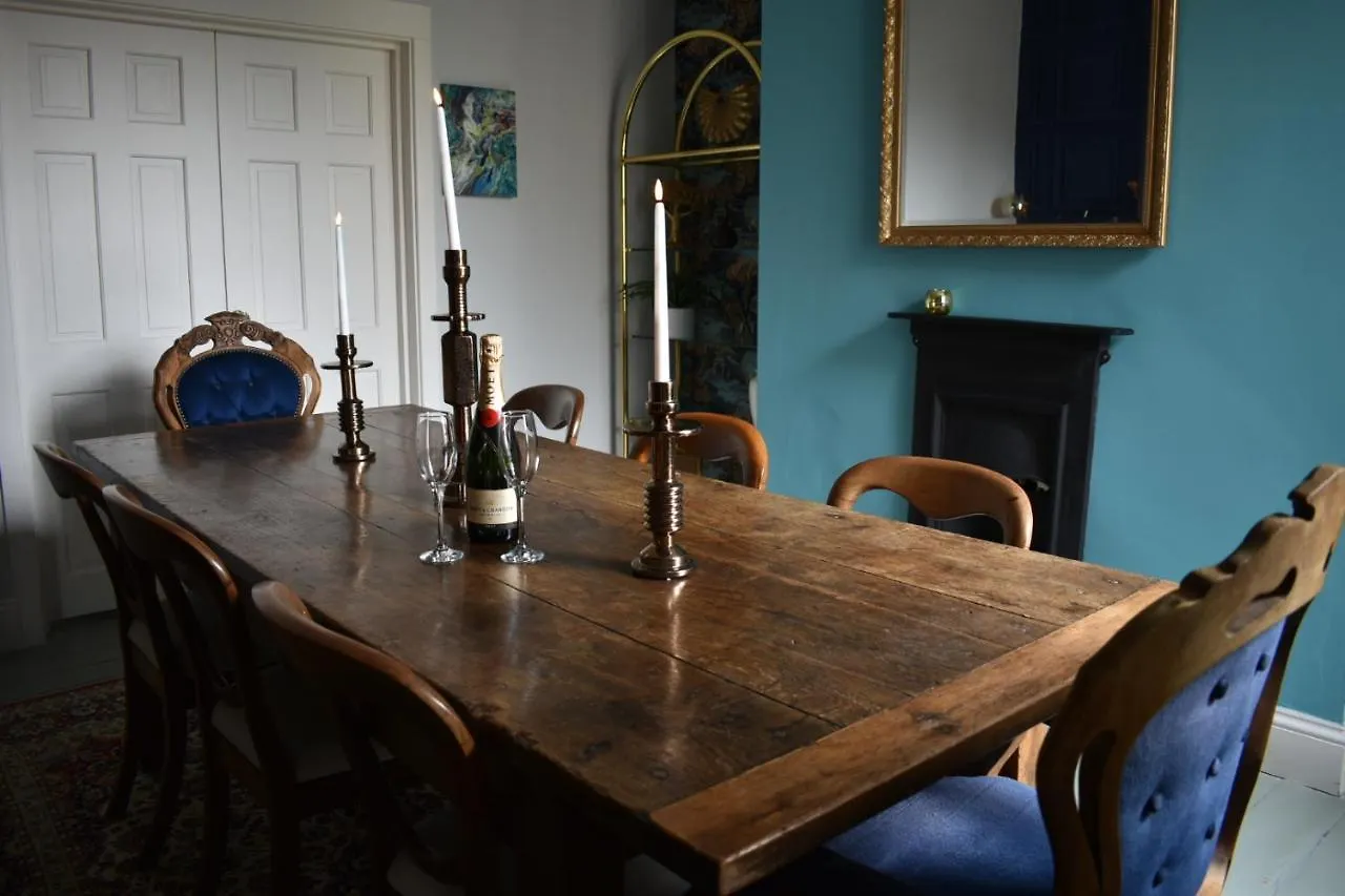 別荘 Carlton House - Spacious 4 Bed Victorian Townhouse ハロゲート