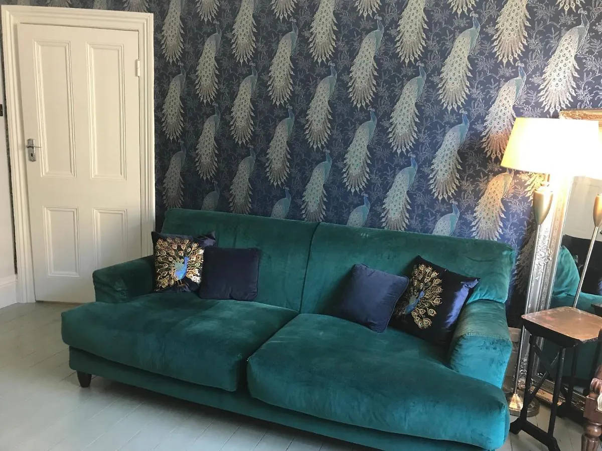Carlton House - Spacious 4 Bed Victorian Townhouse ハロゲート 別荘