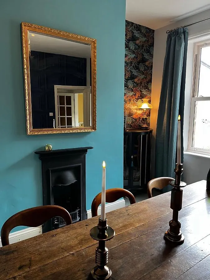 Carlton House - Spacious 4 Bed Victorian Townhouse ハロゲート 別荘
